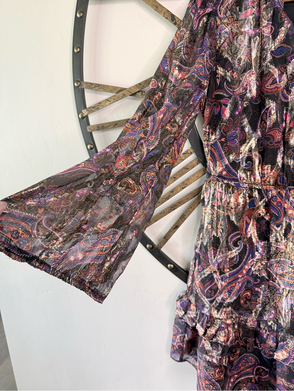 Vince Camuto Black Multicolor Metallic Paisley Tiered Long-Sleeve Dress - Picture 6 of 8